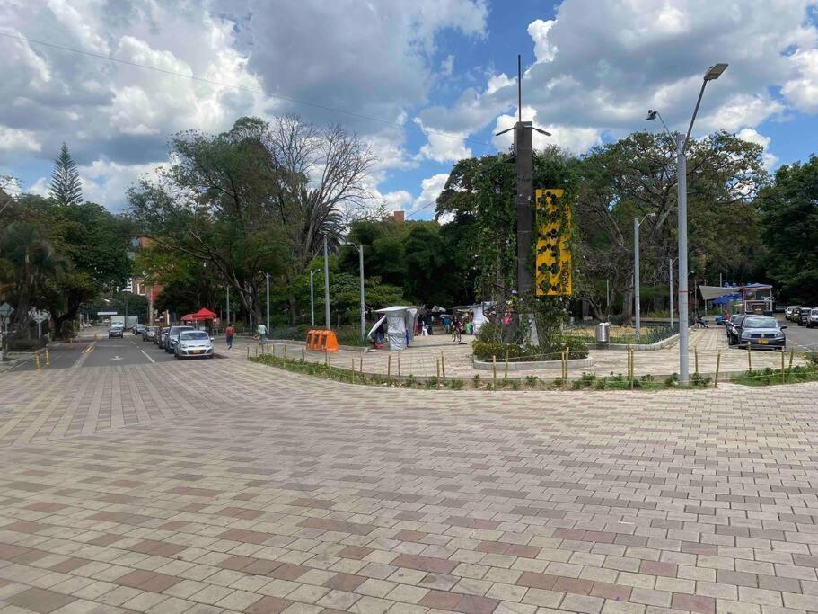 Acogedor Barrio La Floresta * Medellín